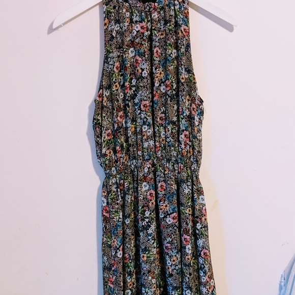 H&M Dresses & Skirts - H&M flower print halter dress.